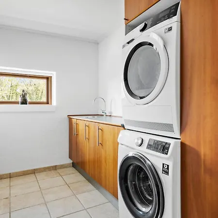 3 Bedroom Cozy In Prázdninový dům